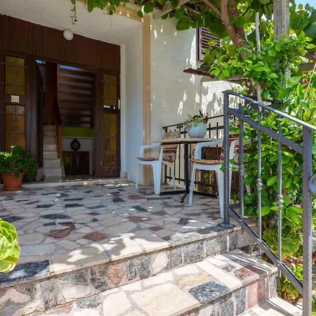 Matea, Guest house