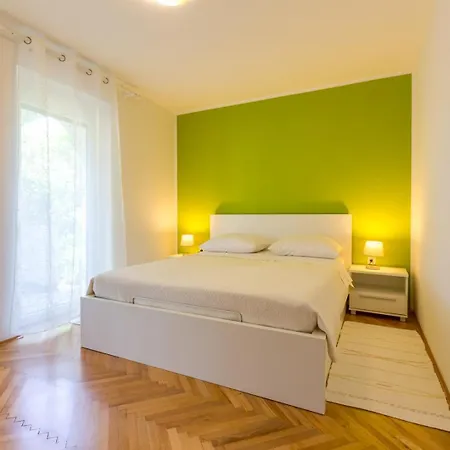 Matea, Guest house