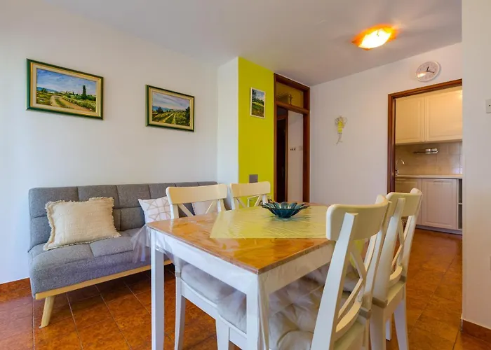 Matea, Guest house